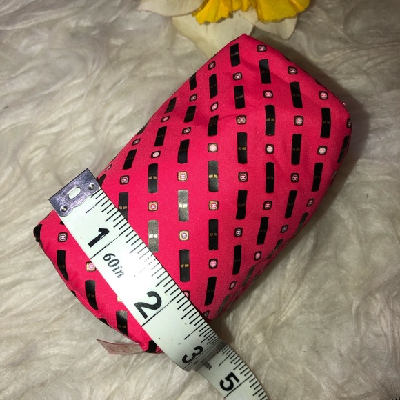 🌺Chanel cosmetic bag🌺 - Picture 3 of 9